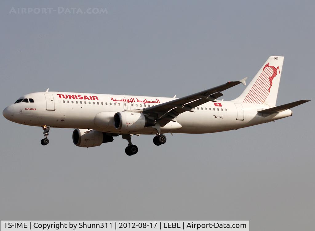 TS-IME, 1990 Airbus A320-211 C/N 123, Landing rwy 25R