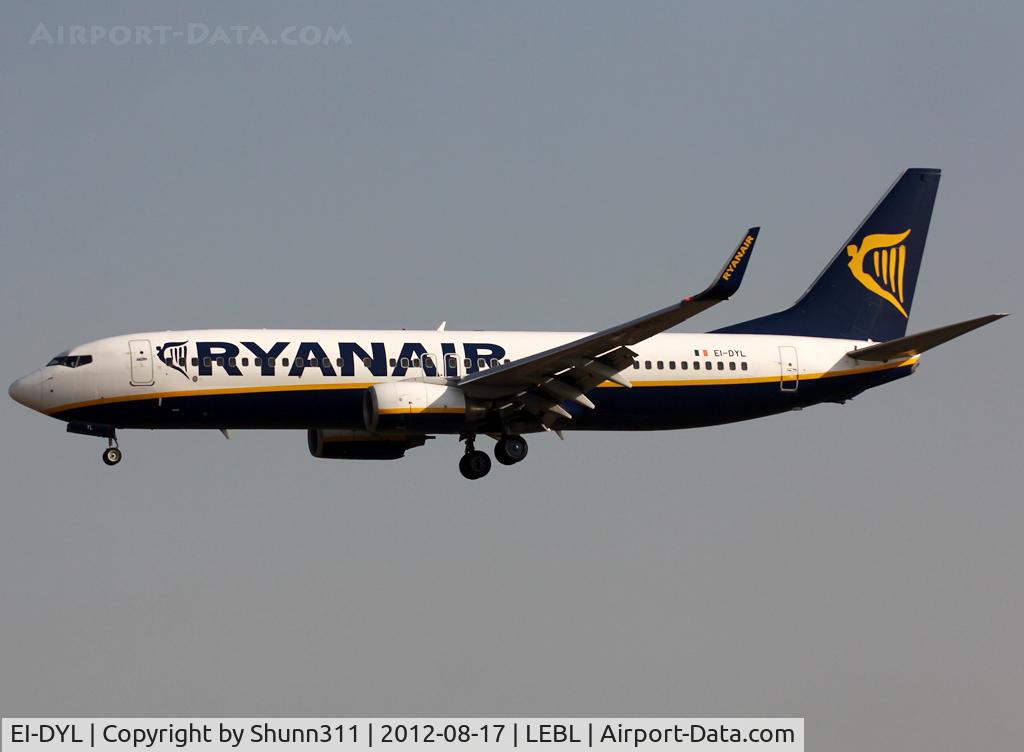 EI-DYL, 2008 Boeing 737-8AS C/N 36574, Landing rwy 25R