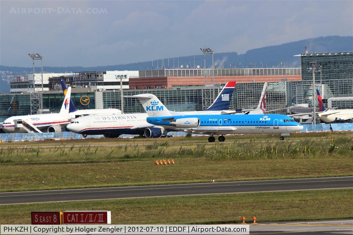 PH-KZH, 1997 Fokker 70 (F-28-0070) C/N 11583, Short jumper from AMS......