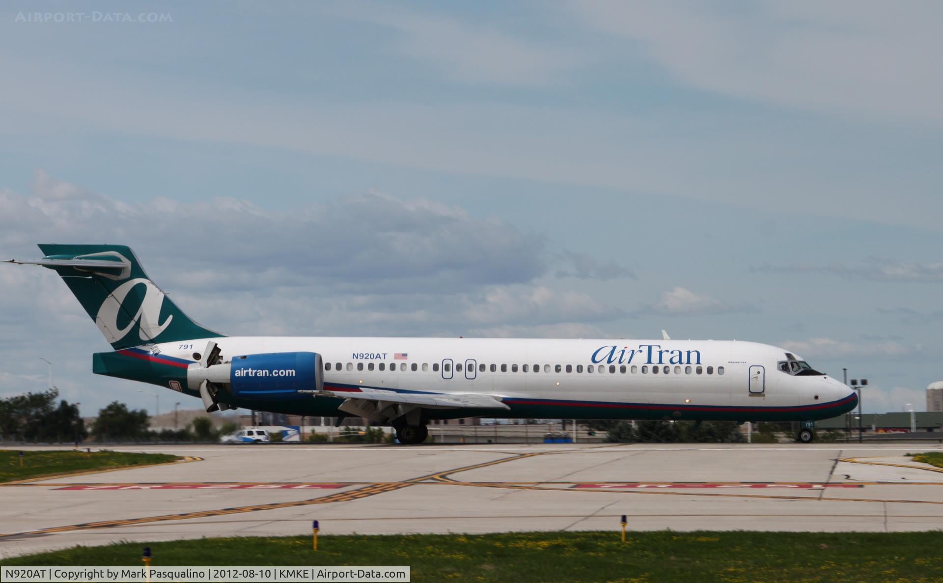 N920AT, 2000 Boeing 717-200 C/N 55083, Boeing 717-200
