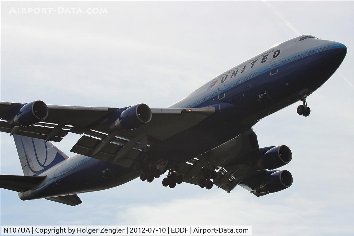 N107UA, 1998 Boeing 747-422 C/N 26900, Suddenly the sky was gettin´dark....