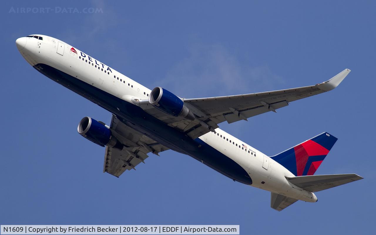N1609, 2000 Boeing 767-332 C/N 30574, departure from Frankfurt