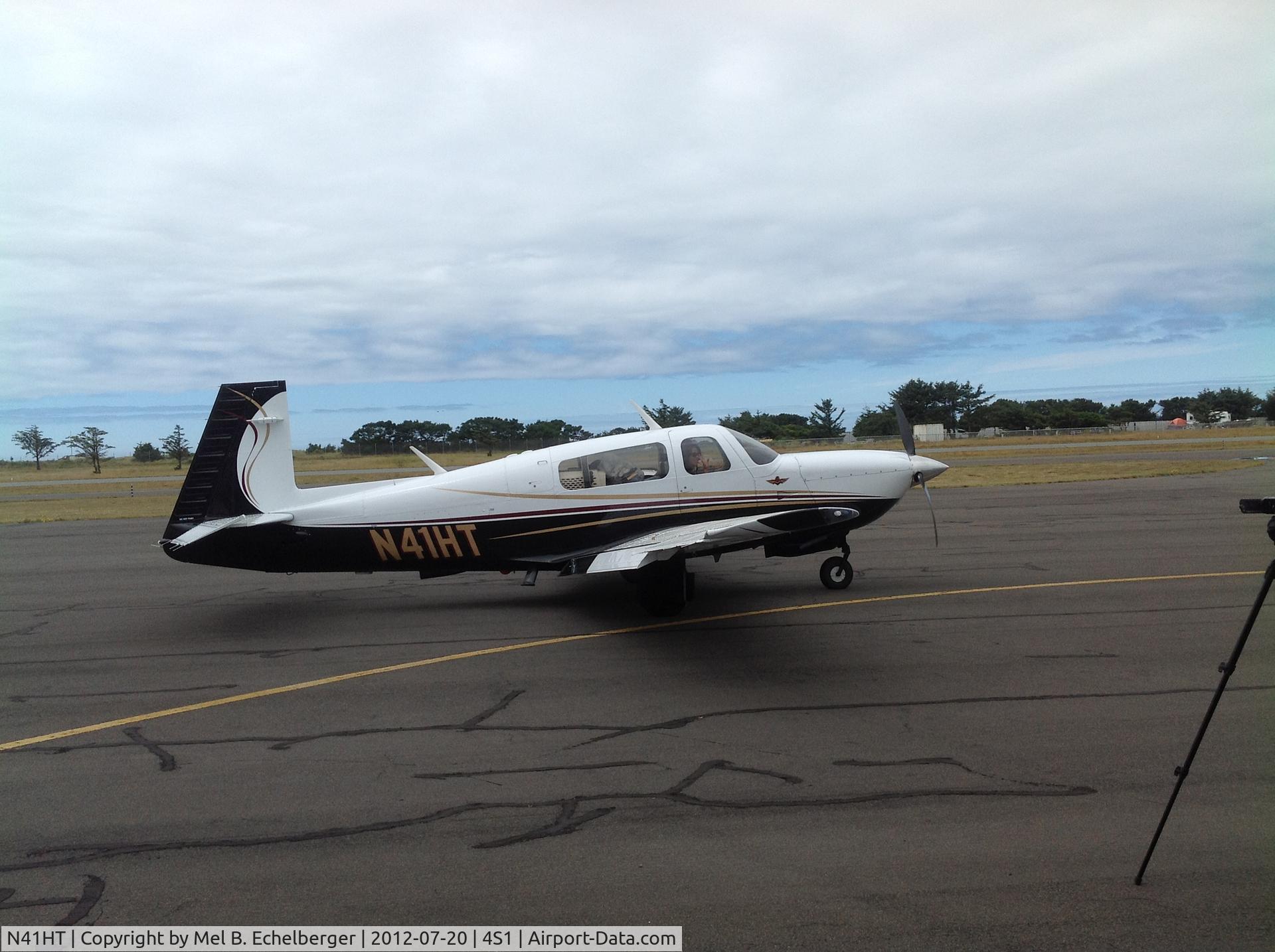 N41HT, 1998 Mooney M20R Ovation C/N 29-0149, Another nice sunny day in Gold Beach Oregon