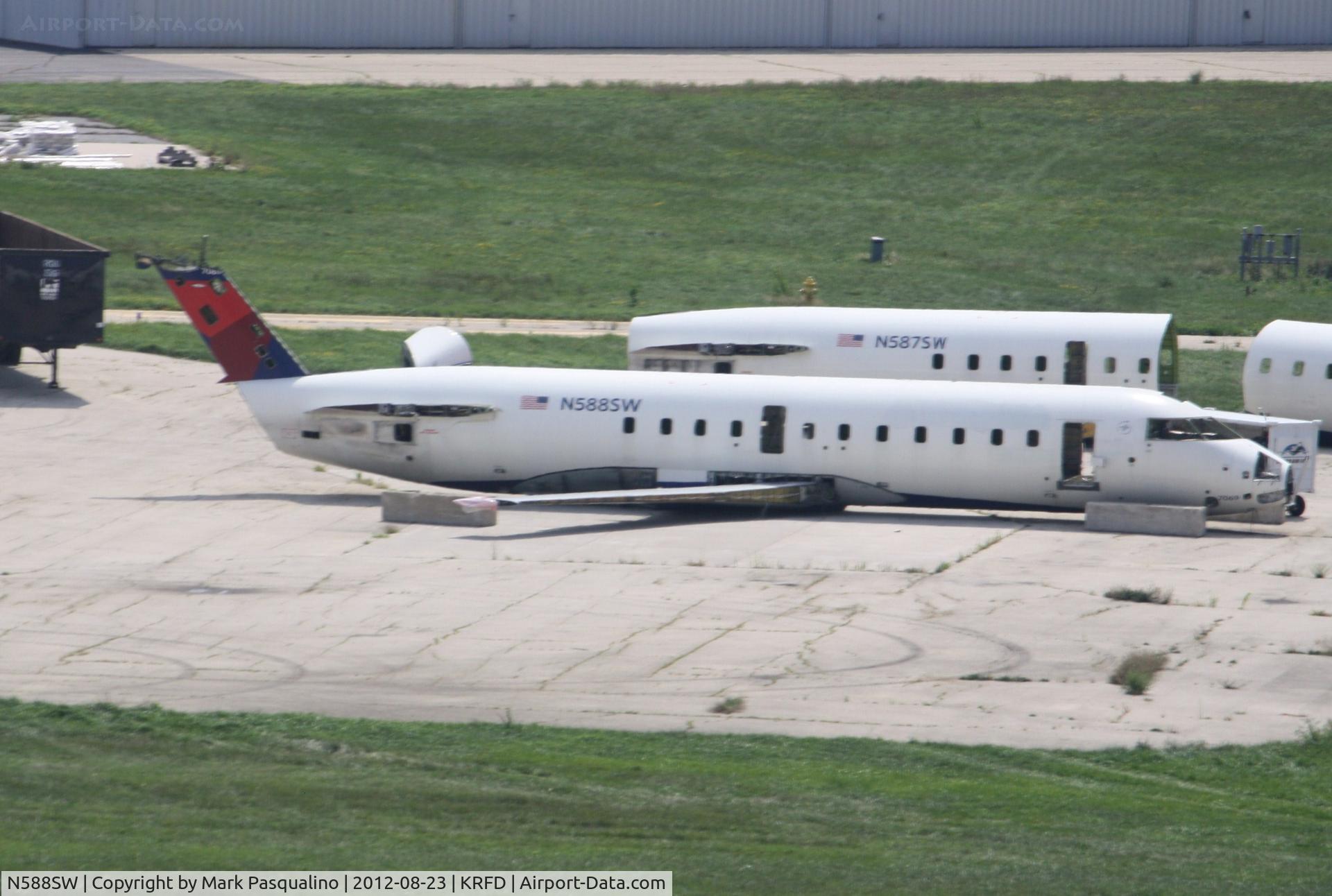 N588SW, 1995 Canadair CRJ-100ER (CL-600-2B19) C/N 7069, CL-600-2B19