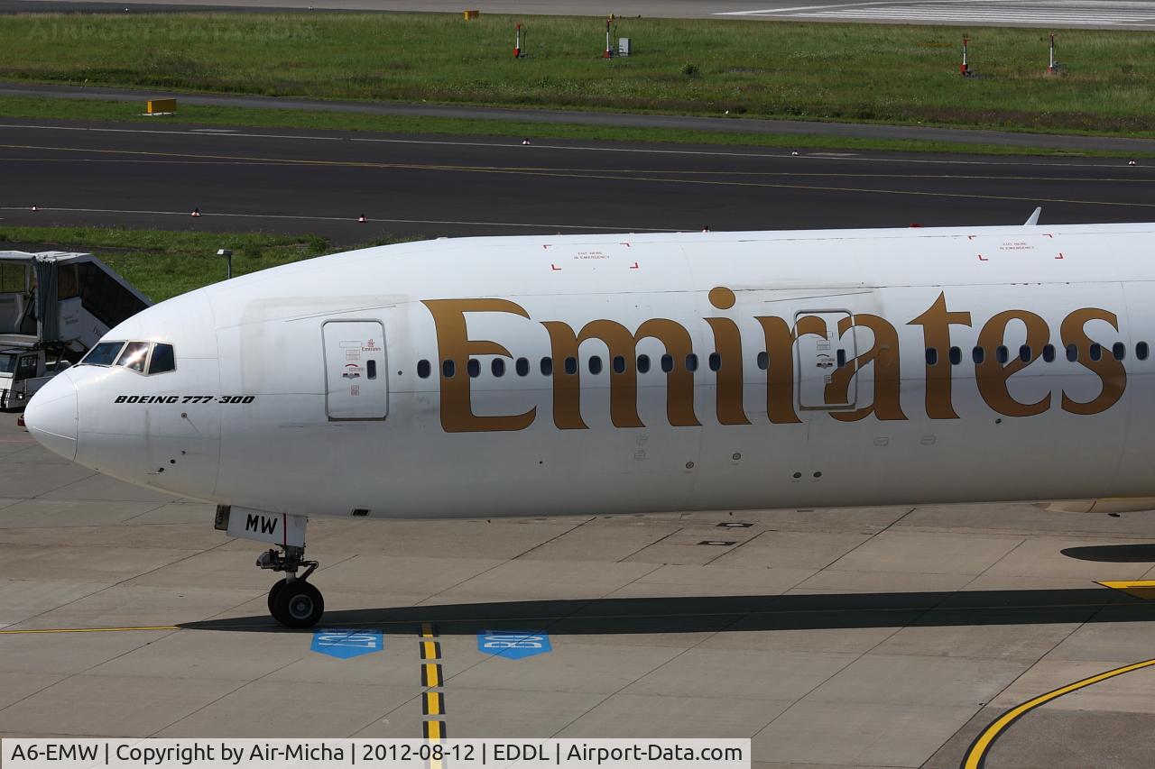 A6-EMW, 2003 Boeing 777-31H C/N 32700, Emirates, Boeing 777-31H, CN: 32700/0434