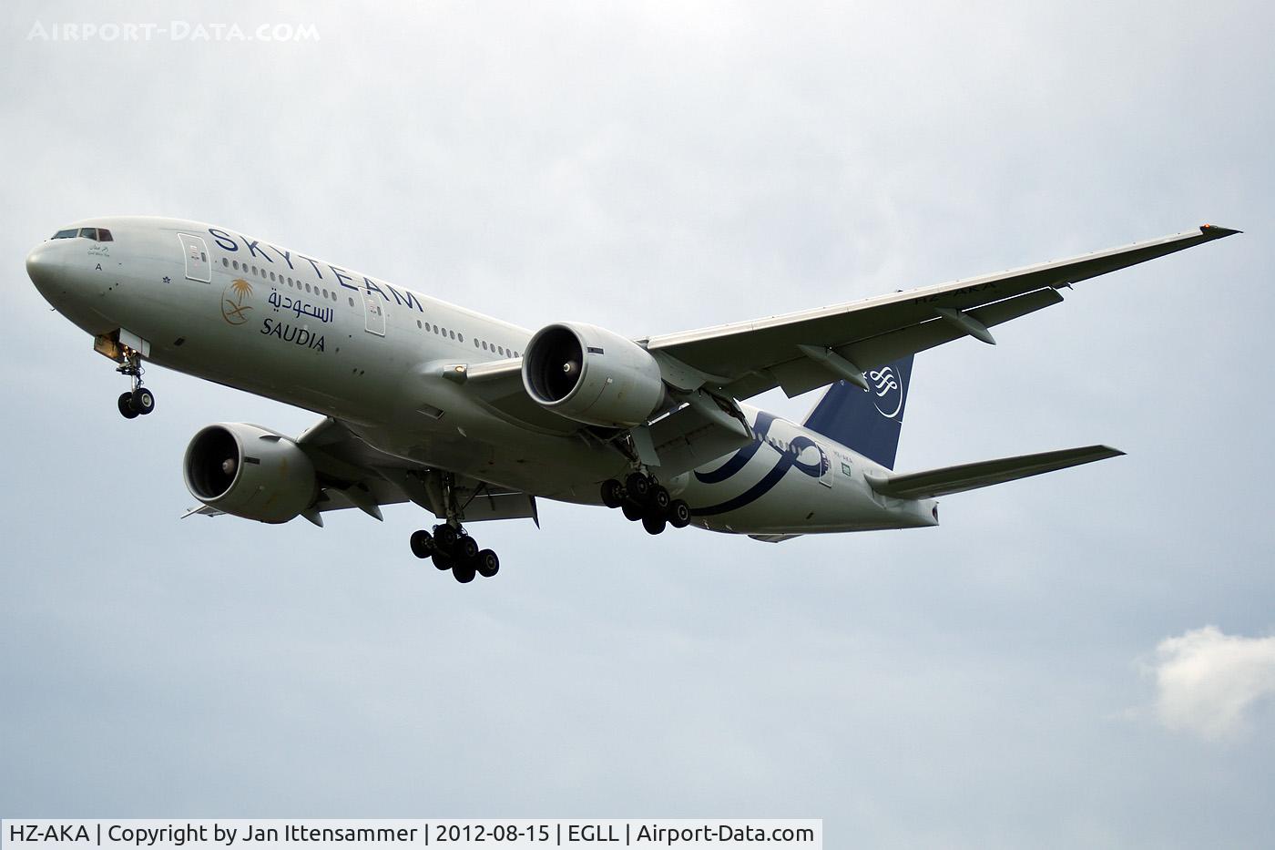 HZ-AKA, 1997 Boeing 777-268/ER C/N 28344, HZ-AKA @ EGLL