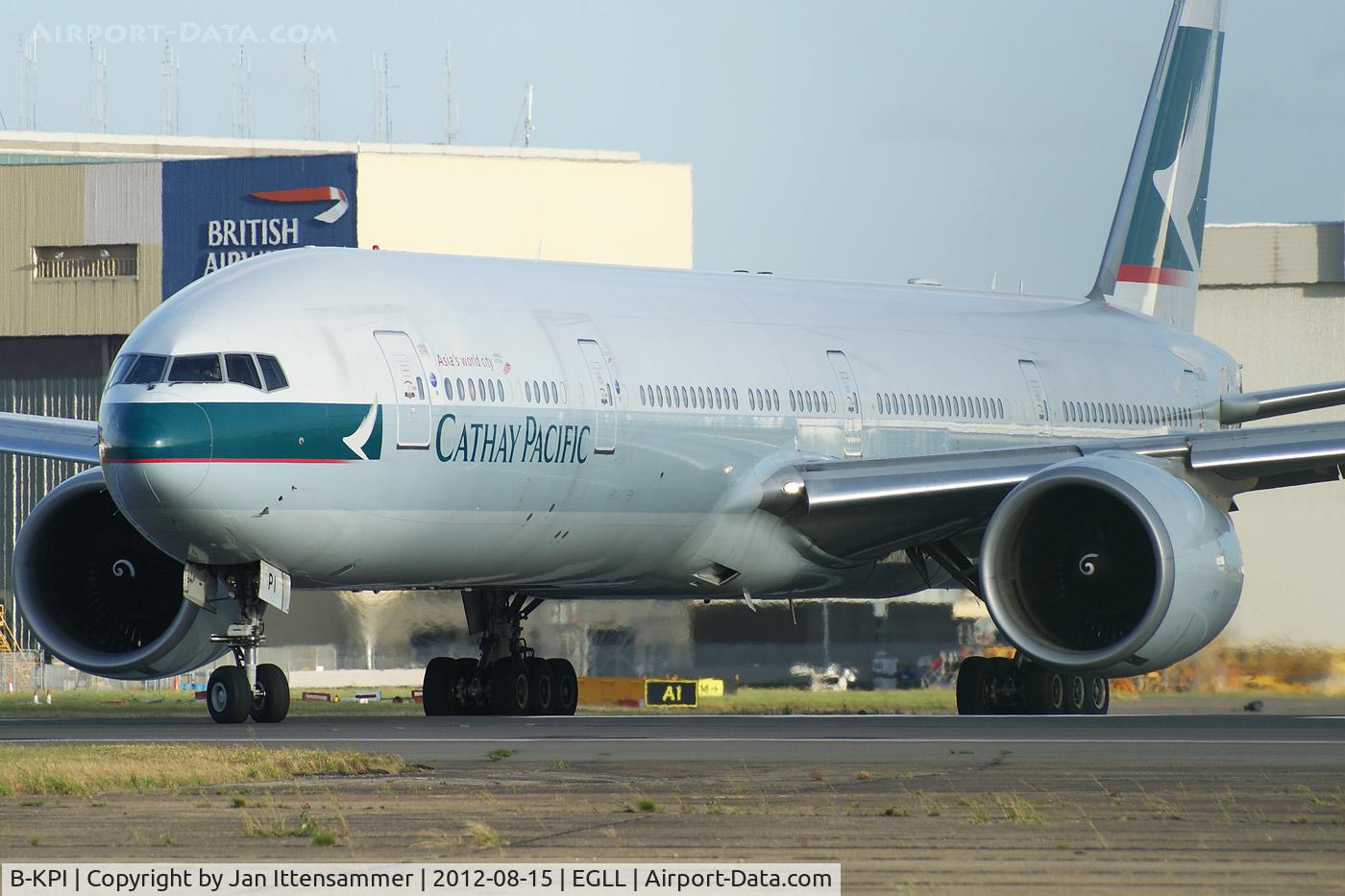 B-KPI, 2008 Boeing 777-300/ER C/N 36833, B-KPI @ EGLL