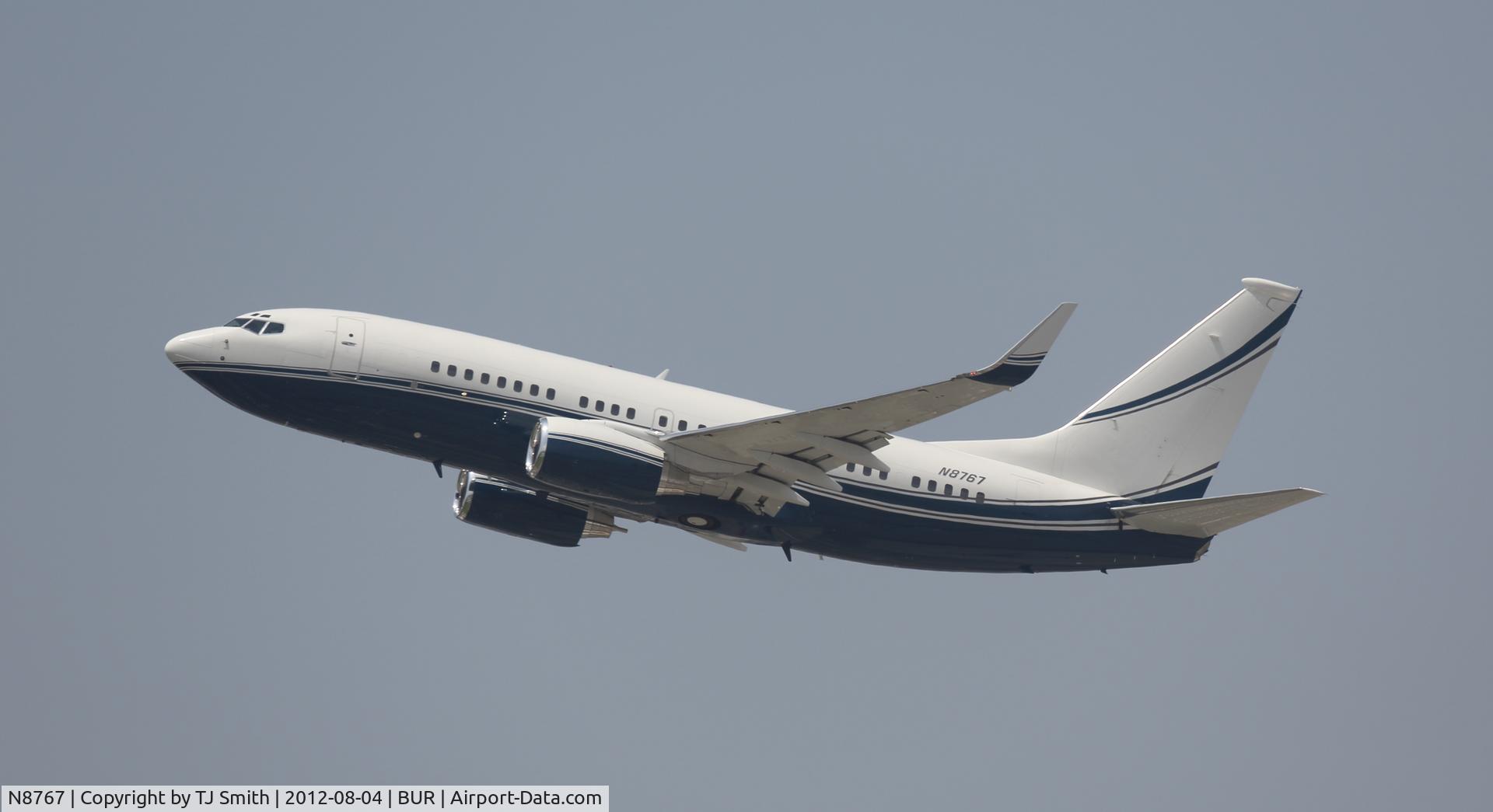 N8767, 2002 Boeing 737-7EG C/N 32807, Taking off from Burbank Airport