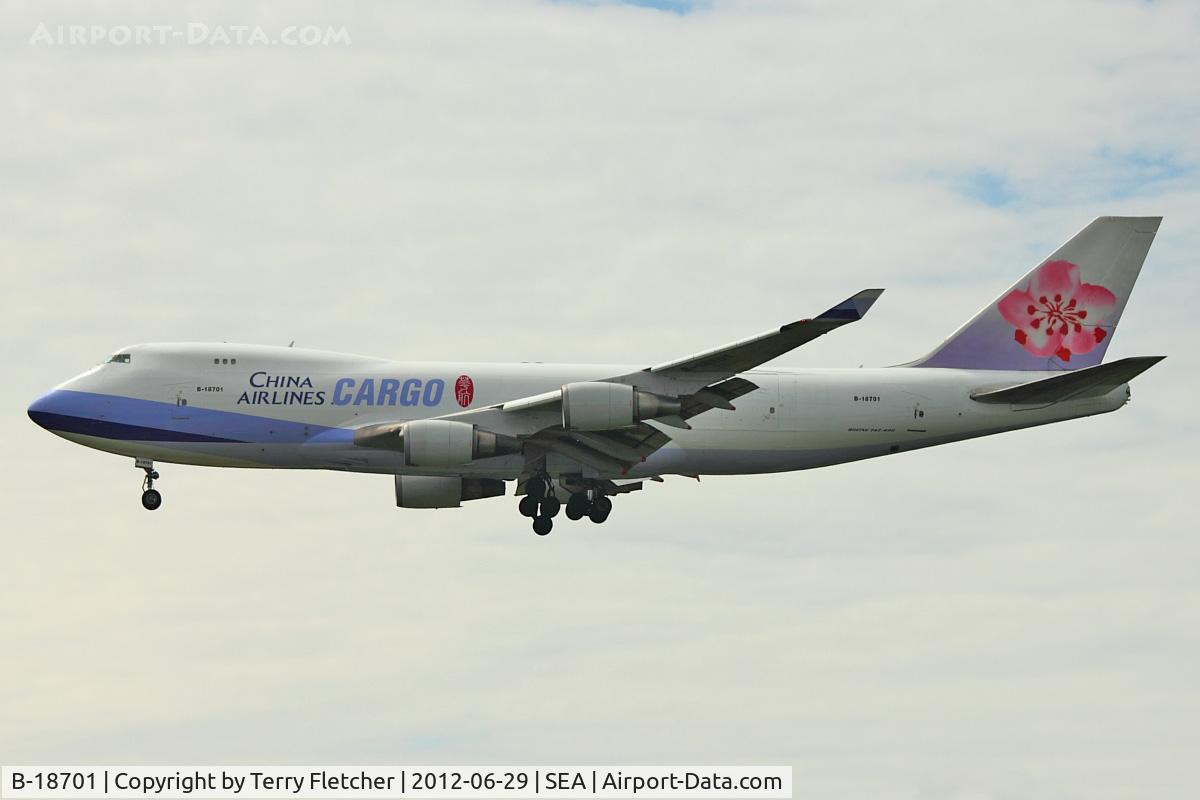 B-18701, 2000 Boeing 747-409F/SCD C/N 30759, 2000 Boeing 747-409F (SCD), c/n: 30759 approaching SeaTac