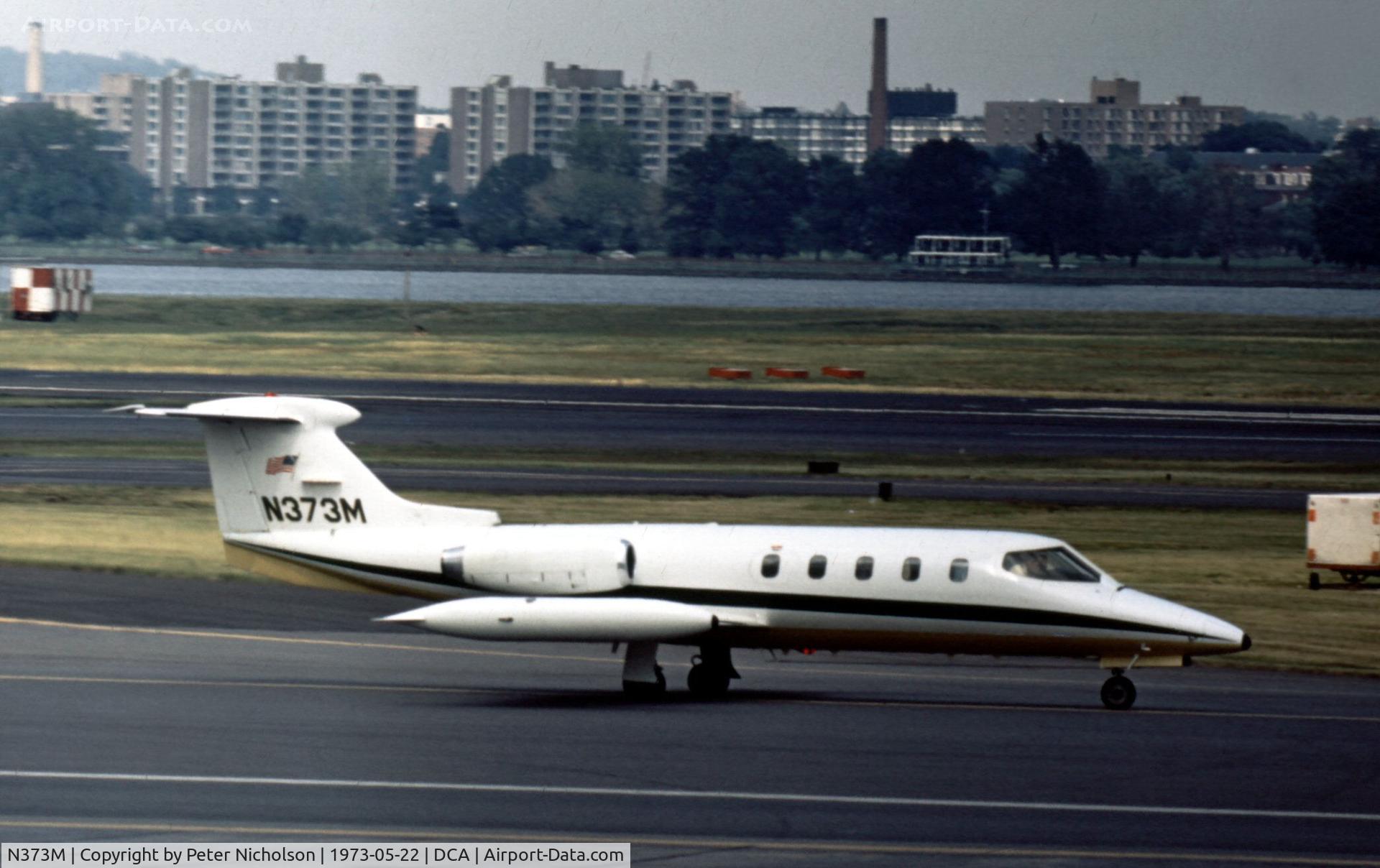 N373M, 1969 Learjet 25 C/N 25-032, Learjet 25 taxying to the terminal at what was then known as Washington National in May 1973.