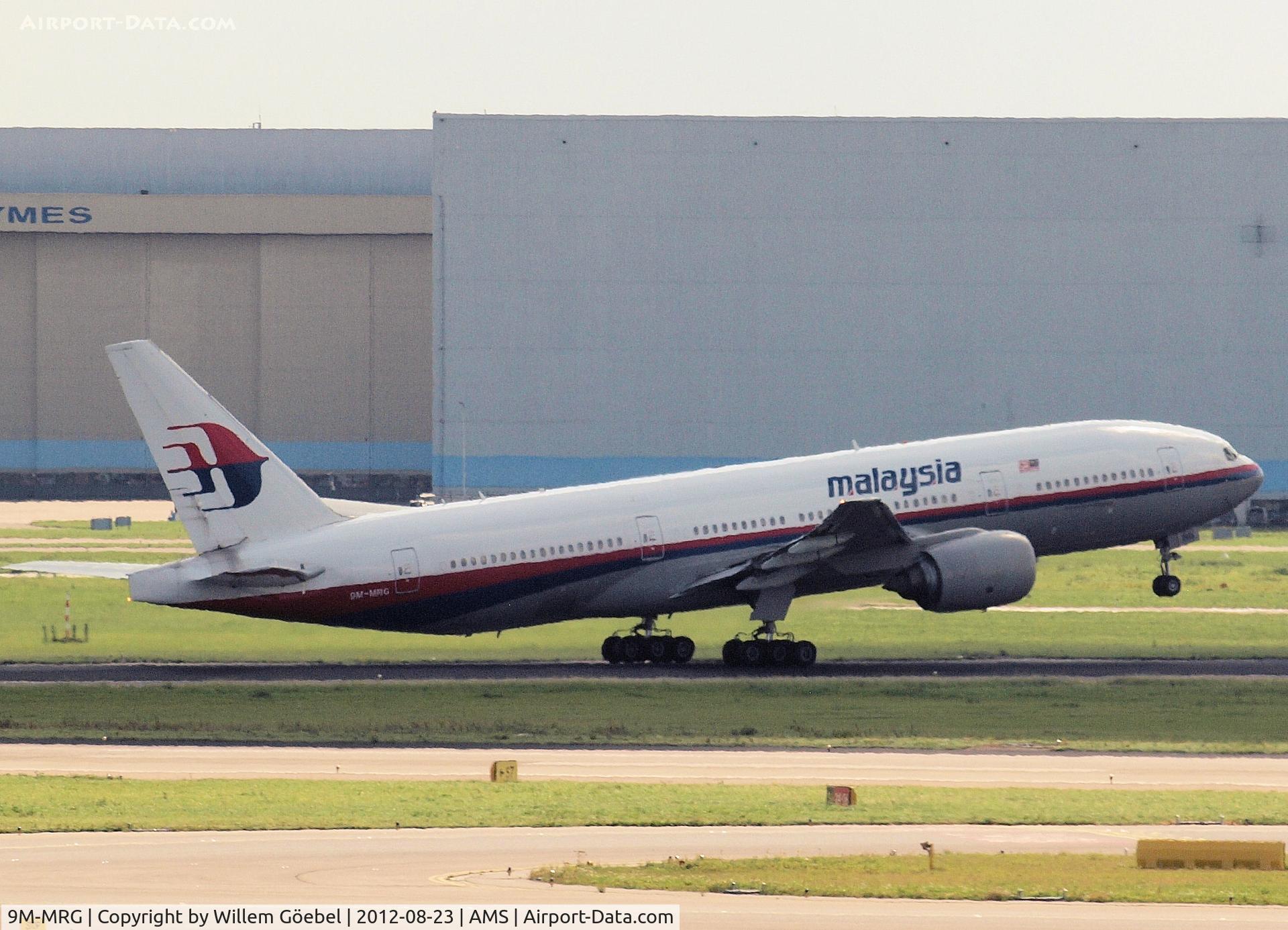 9M-MRG, 1998 Boeing 777-2H6/ER C/N 28414, Take off from runway L18 of Schiphol Airport