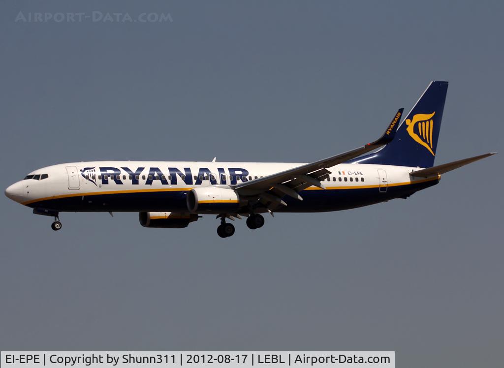 EI-EPE, 2011 Boeing 737-8AS C/N 34984, Landing rwy 25R