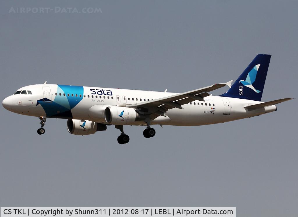 CS-TKL, 2005 Airbus A320-214 C/N 2425, Landing rwy 25R
