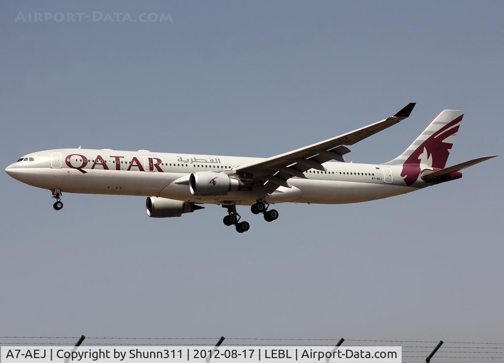 A7-AEJ, 2007 Airbus A330-302 C/N 826, Landing rwy 25R