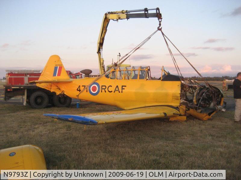 N9793Z, 1941 North American AT-6A Texan C/N 75-3048, Damaged in a landing accident.