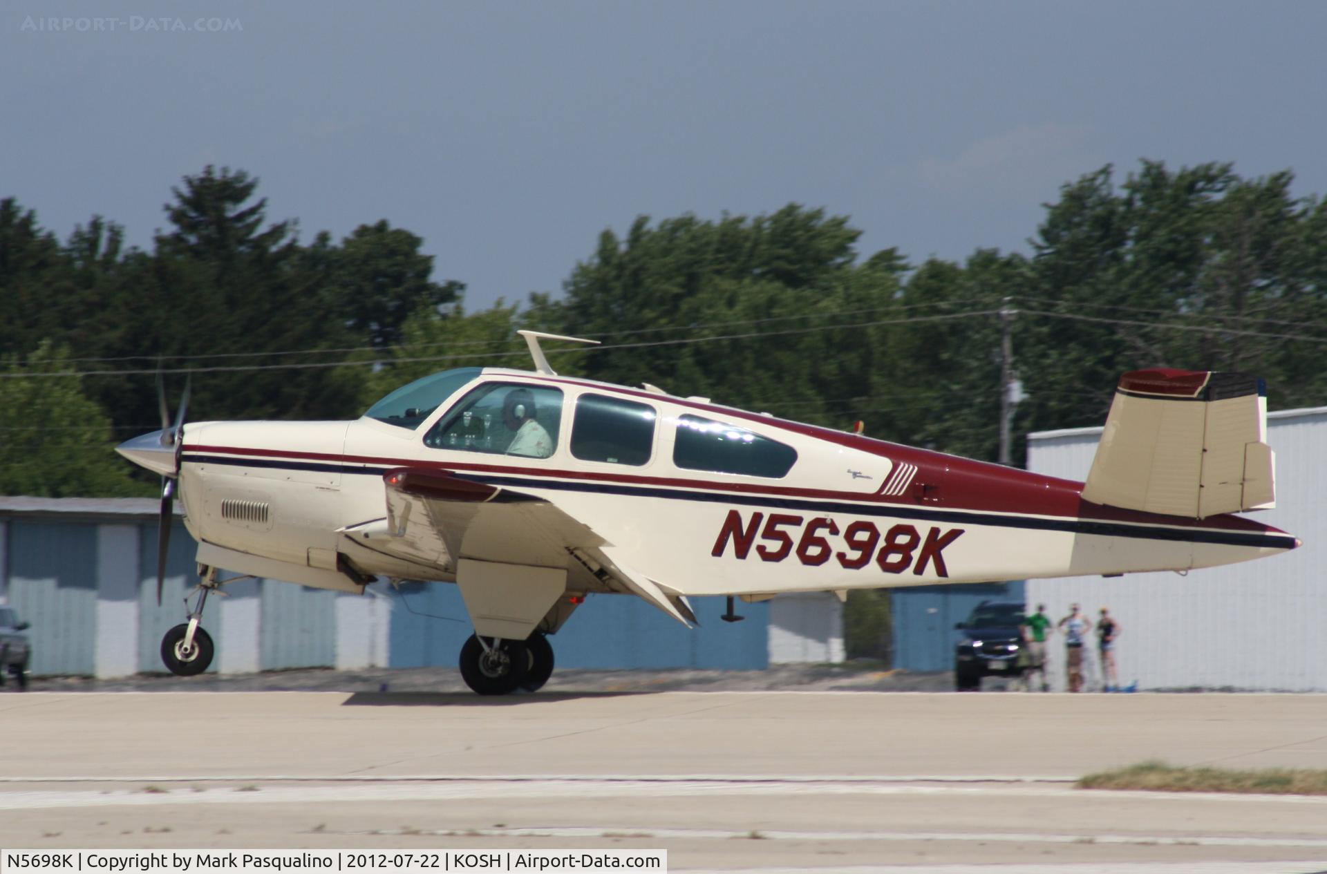 N5698K, 1964 Beech S35 Bonanza C/N D-7622, Beech S35