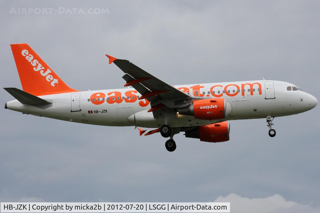 HB-JZK, 2004 Airbus A319-111 C/N 2319, Landing in 05