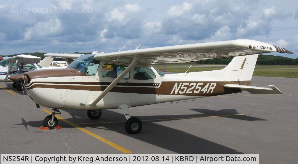 N5254R, 1974 Cessna 172M C/N 17263468, Cessna 172M Skyhawk on the line in Brainerd, MN.