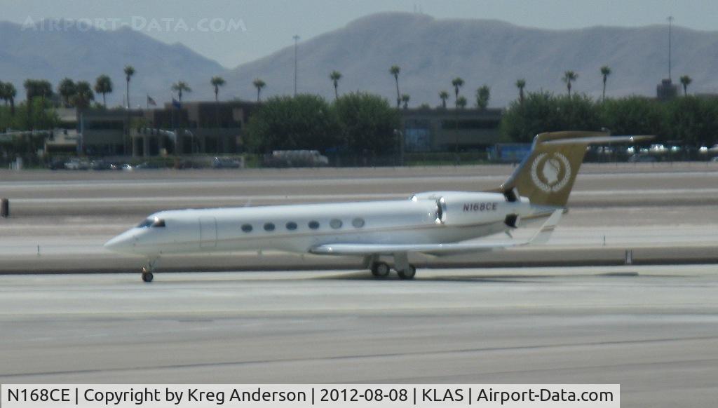 N168CE, 1999 Gulfstream Aerospace G-V C/N 568, Gulfstream G-V taxiing at KLAS.