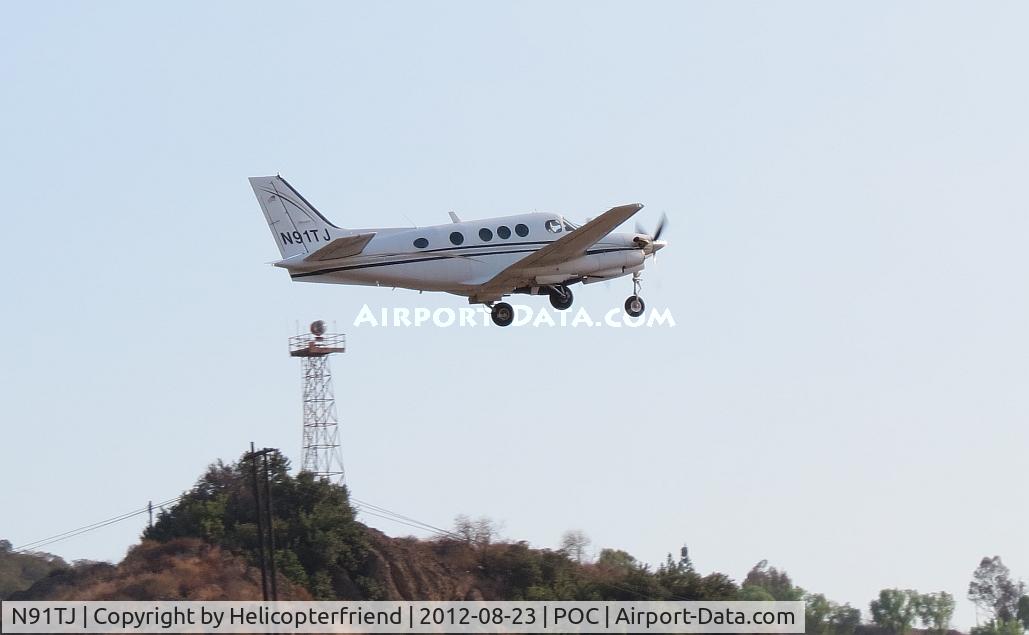 N91TJ, 1978 Beech C90 C/N LJ-744, Airbourne and retracting gear