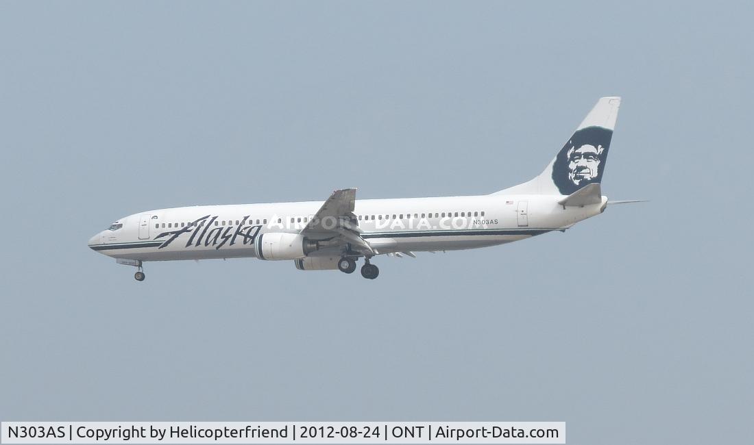 N303AS, 2001 Boeing 737-990 C/N 30016, On final for 26R