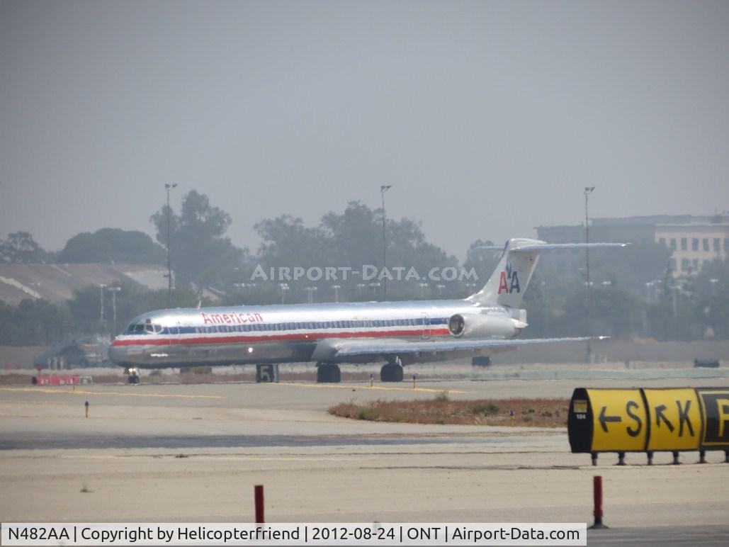 N482AA, 1988 McDonnell Douglas MD-82 (DC-9-82) C/N 49675, Rolling out after landing and preparing to taxi onto taxiway Kilo