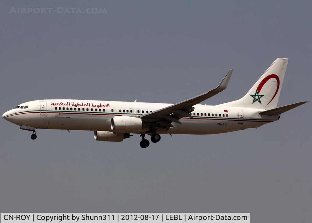 CN-ROY, 2010 Boeing 737-8B6 C/N 33070, Landing rwy 25R