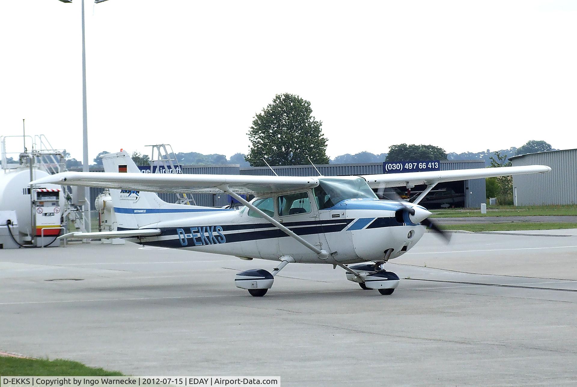 D-EKKS, Cessna 172N C/N 17272162, Cessna 172N Skyhawk at Strausberg airfield