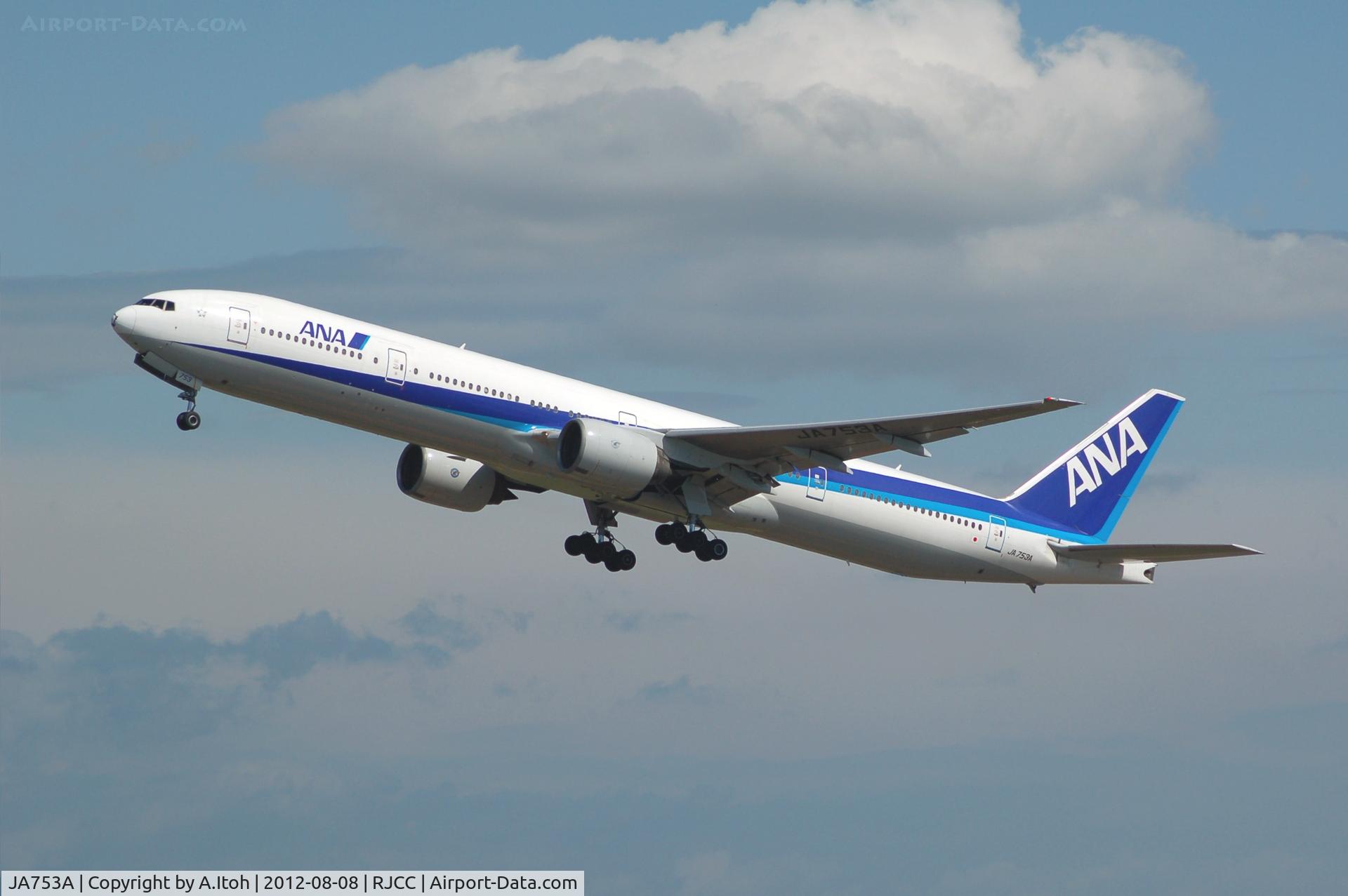 JA753A, 1998 Boeing 777-381 C/N 28273, ANA B777  Rwy 01L Takeoff