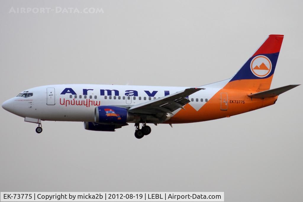EK-73775, 1999 Boeing 737-55S C/N 28475/3096, Landing in 25R