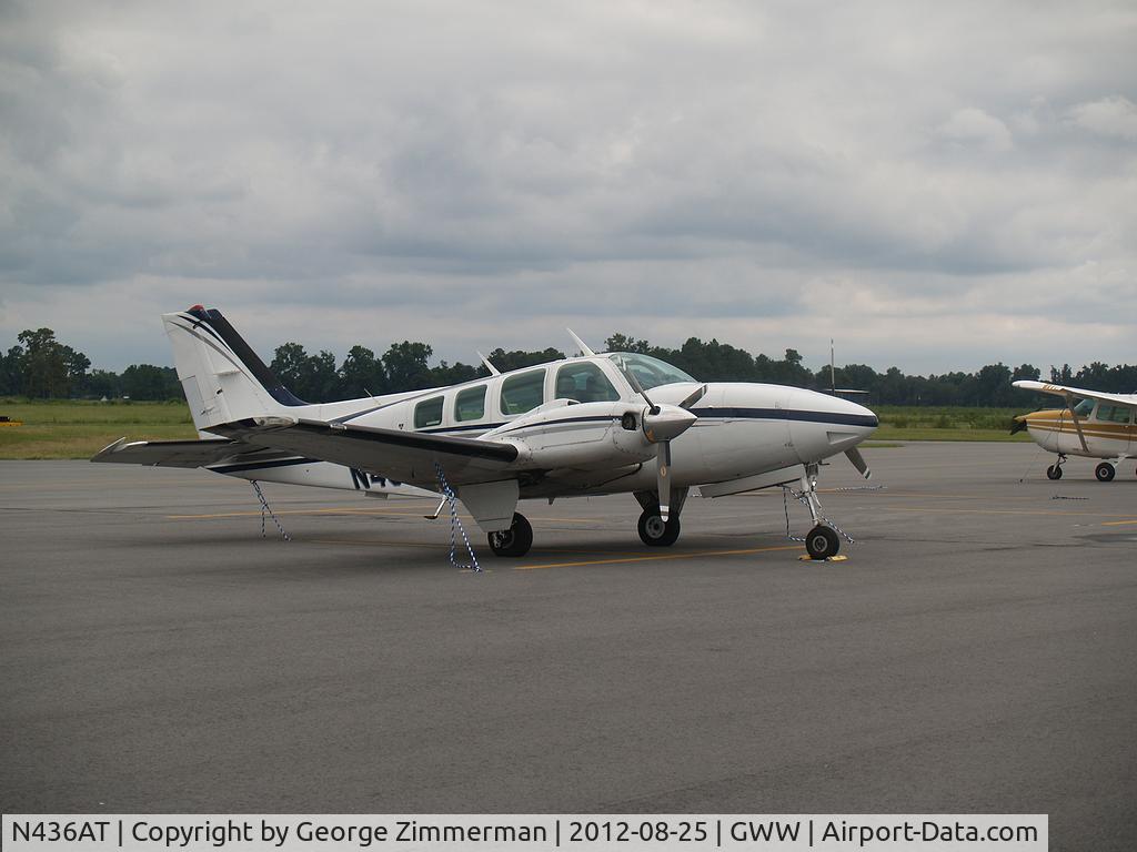 N436AT, 1978 Beech 58 Baron C/N TH-953, Overnite apron parking