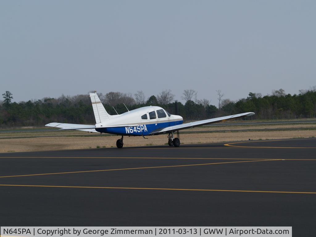 N645PA, 1976 Piper PA-28-151 Cherokee C/N 28-7615399, Taxiing for departure