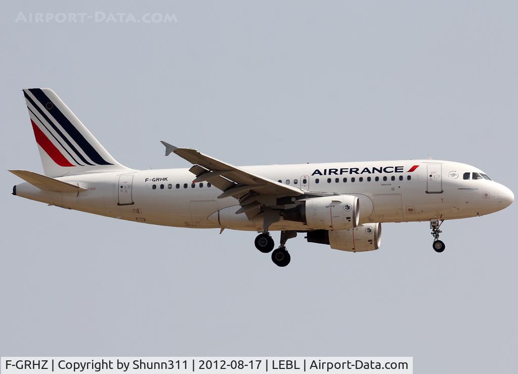 F-GRHZ, 2001 Airbus A319-111 C/N 1622, Landing rwy 25R in new c/s