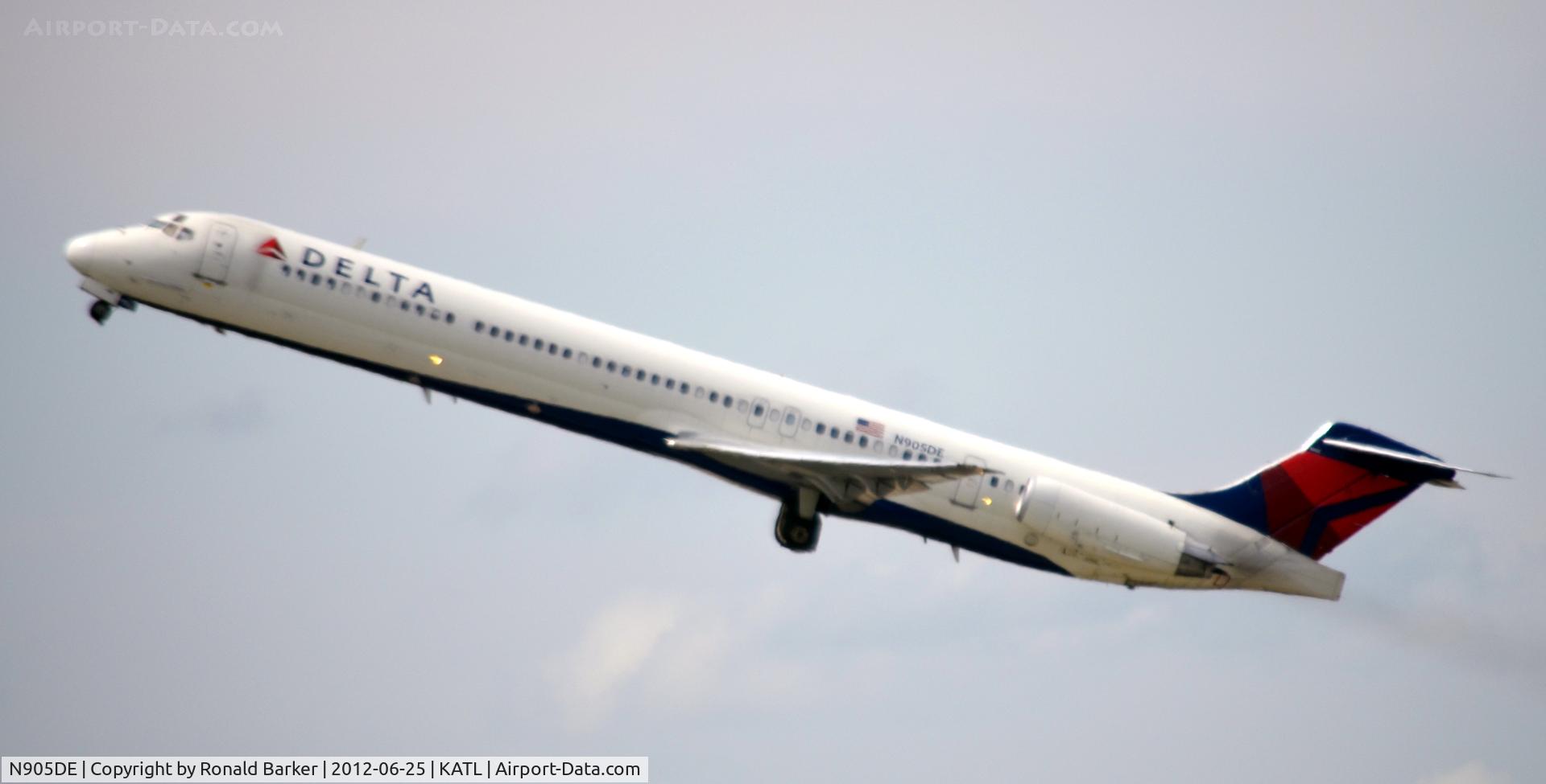 N905DE, 1992 McDonnell Douglas MD-88 C/N 53410, Takeoff ATL