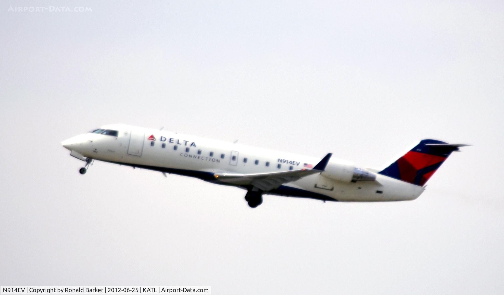 N914EV, 2003 Bombardier CRJ-200ER (CL-600-2B19) C/N 7752, Taxi ATL