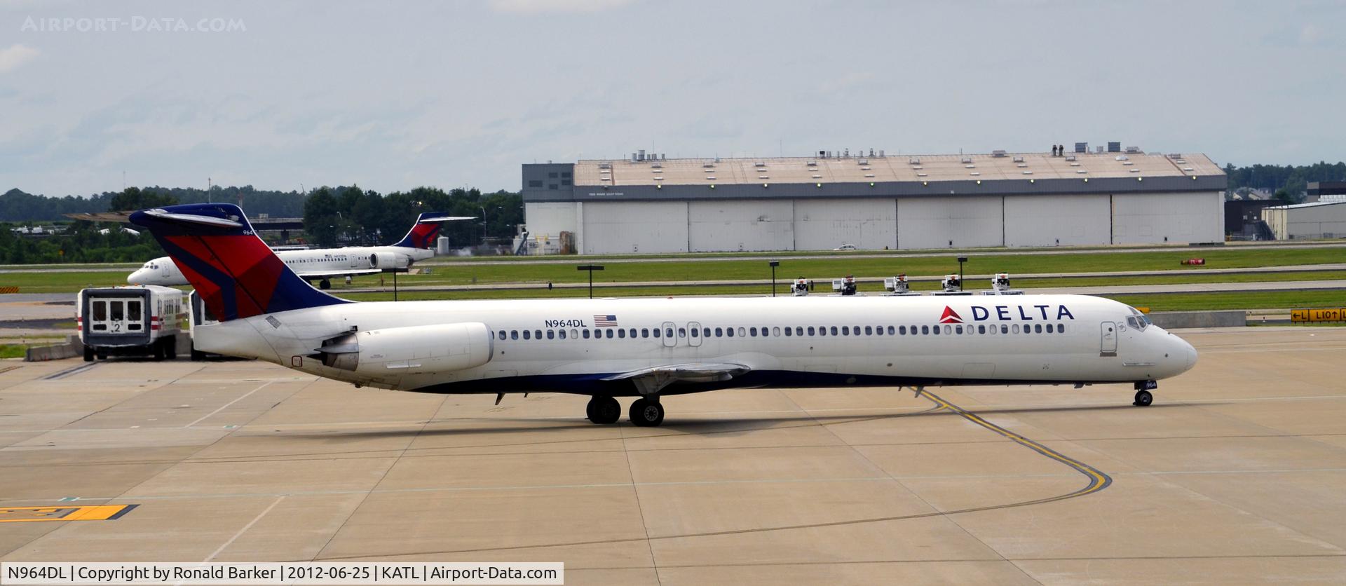 N964DL, 1990 McDonnell Douglas MD-88 C/N 49983, Atlanta