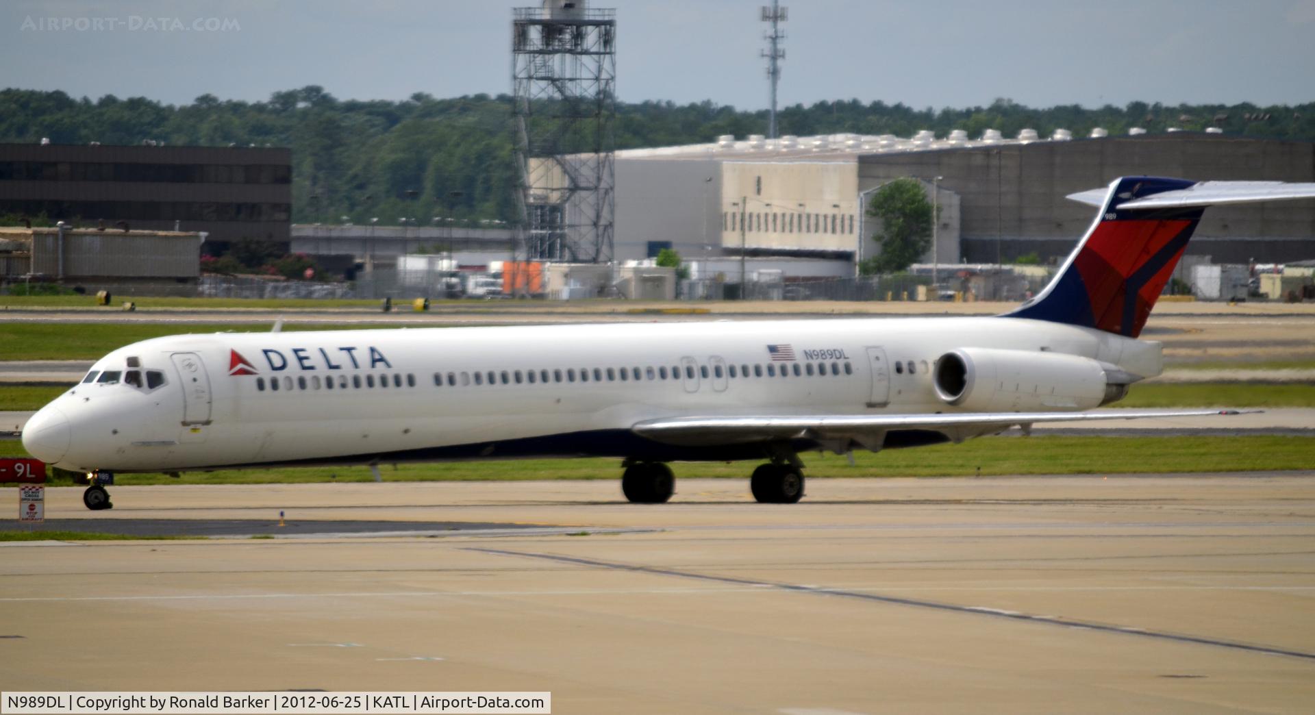 N989DL, 1991 McDonnell Douglas MD-88 C/N 53341, Taxi ATL
