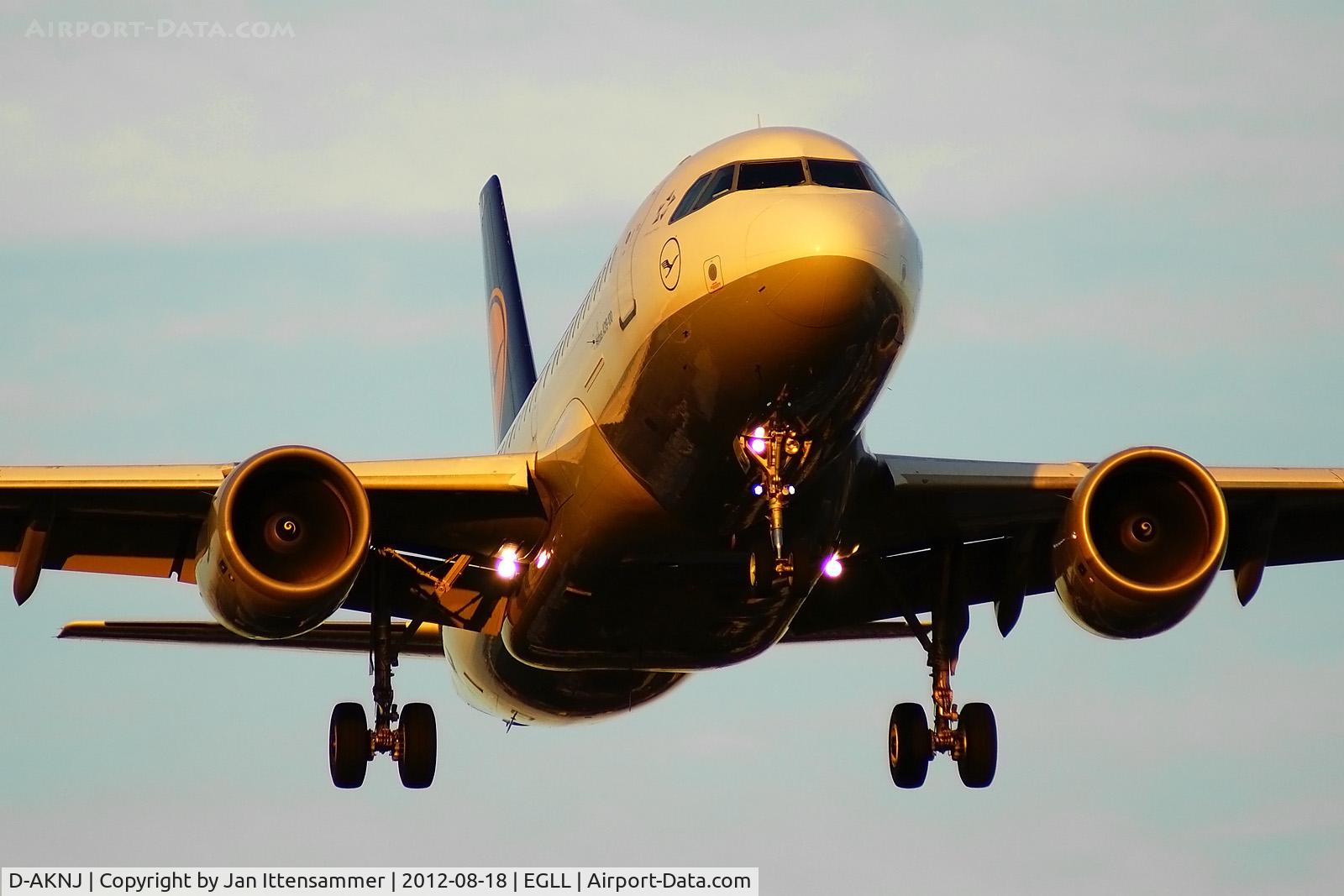 D-AKNJ, 2000 Airbus A319-112 C/N 1172, d-aknj @ egll