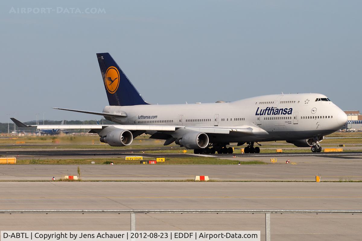D-ABTL, 2002 Boeing 747-430 C/N 29872, Line up rwy 18 for flight DLH728 to PVG