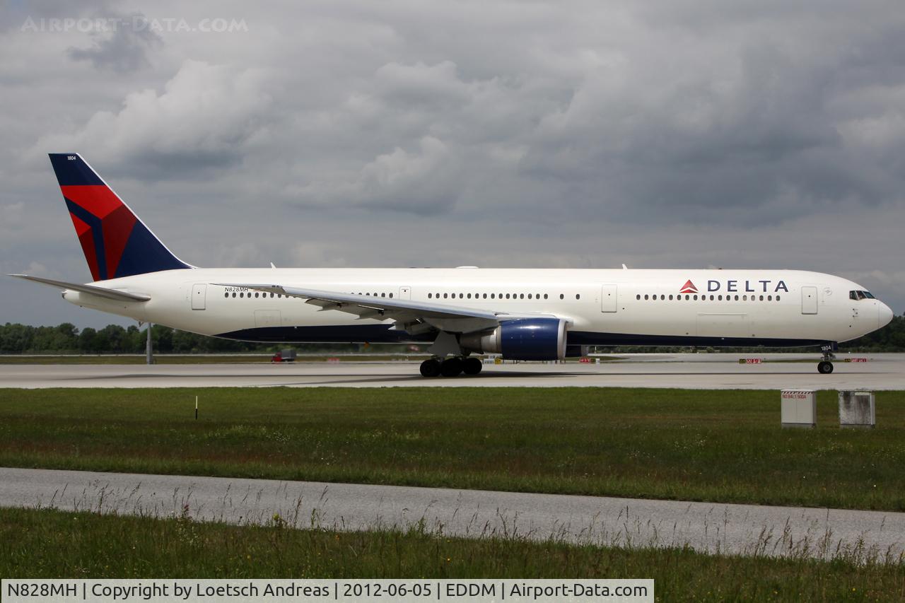 N828MH, 2000 Boeing 767-432/ER C/N 29699, Delta