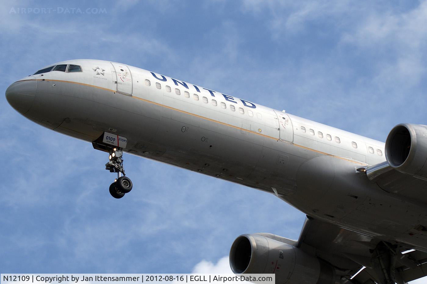 N12109, 1994 Boeing 757-224 C/N 27299, N12109 @ egll