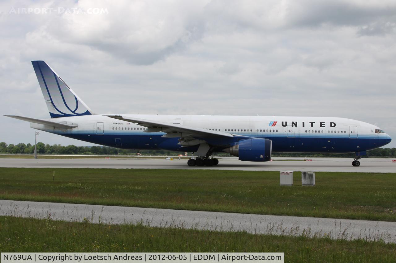 N769UA, 1995 Boeing 777-222 C/N 26921, United