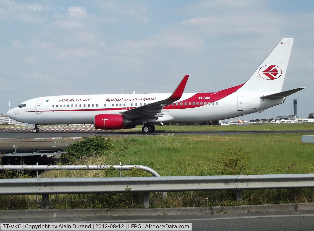7T-VKC, 2005 Boeing 737-8D6 C/N 34166, C/N 1773, repainted in the revised livery in June 2011.