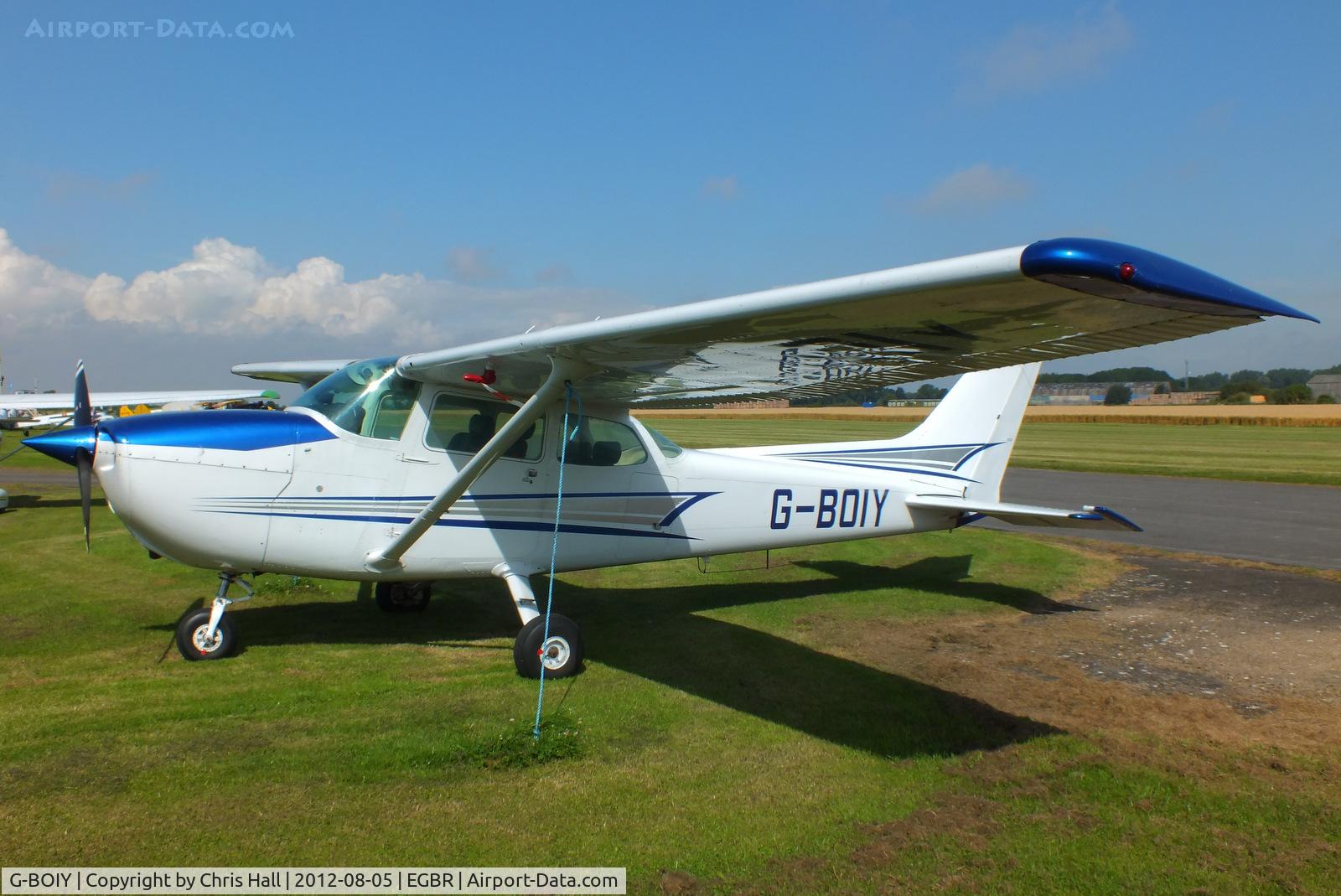 G-BOIY, 1976 Cessna 172N C/N 172-67738, The Real Aeroplane Club's Summer Madness Fly-In, Breighton