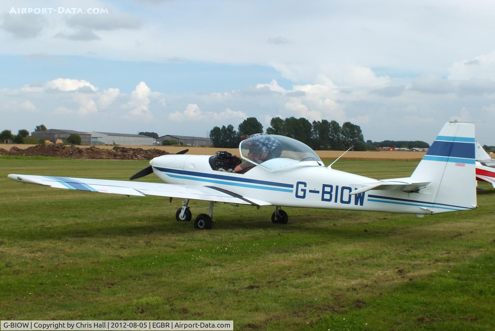G-BIOW, 1981 Slingsby T-67A Firefly C/N 1988, The Real Aeroplane Club's Summer Madness Fly-In, Breighton