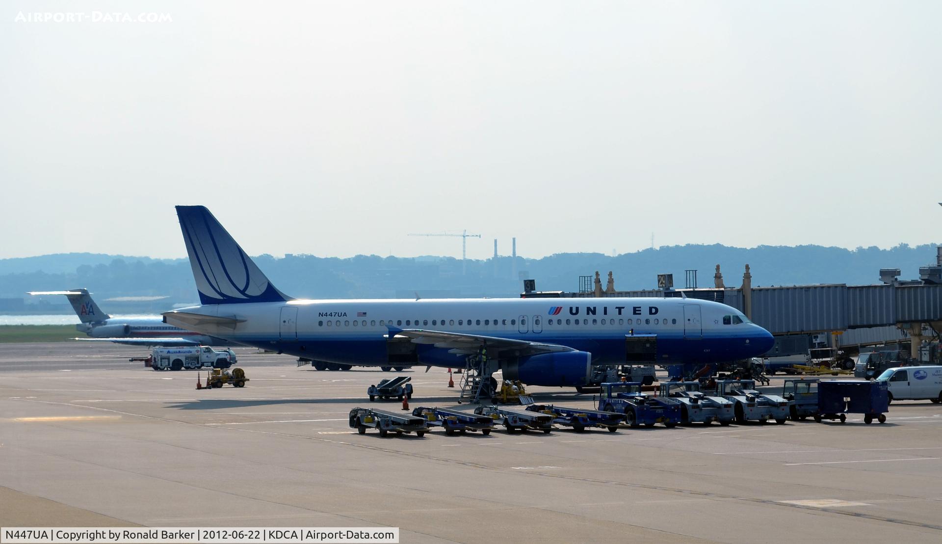 N447UA, 1998 Airbus A320-232 C/N 836, DCA, VA