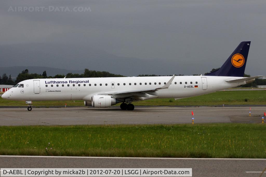 D-AEBL, 2012 Embraer 195LR (ERJ-190-200LR) C/N 19000507, Taxiing