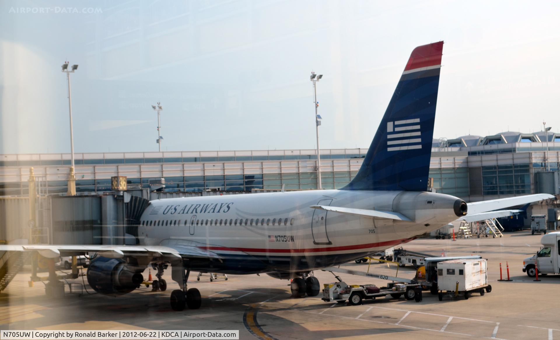 N705UW, 1998 Airbus A319-112 C/N 0929, DCA, VA