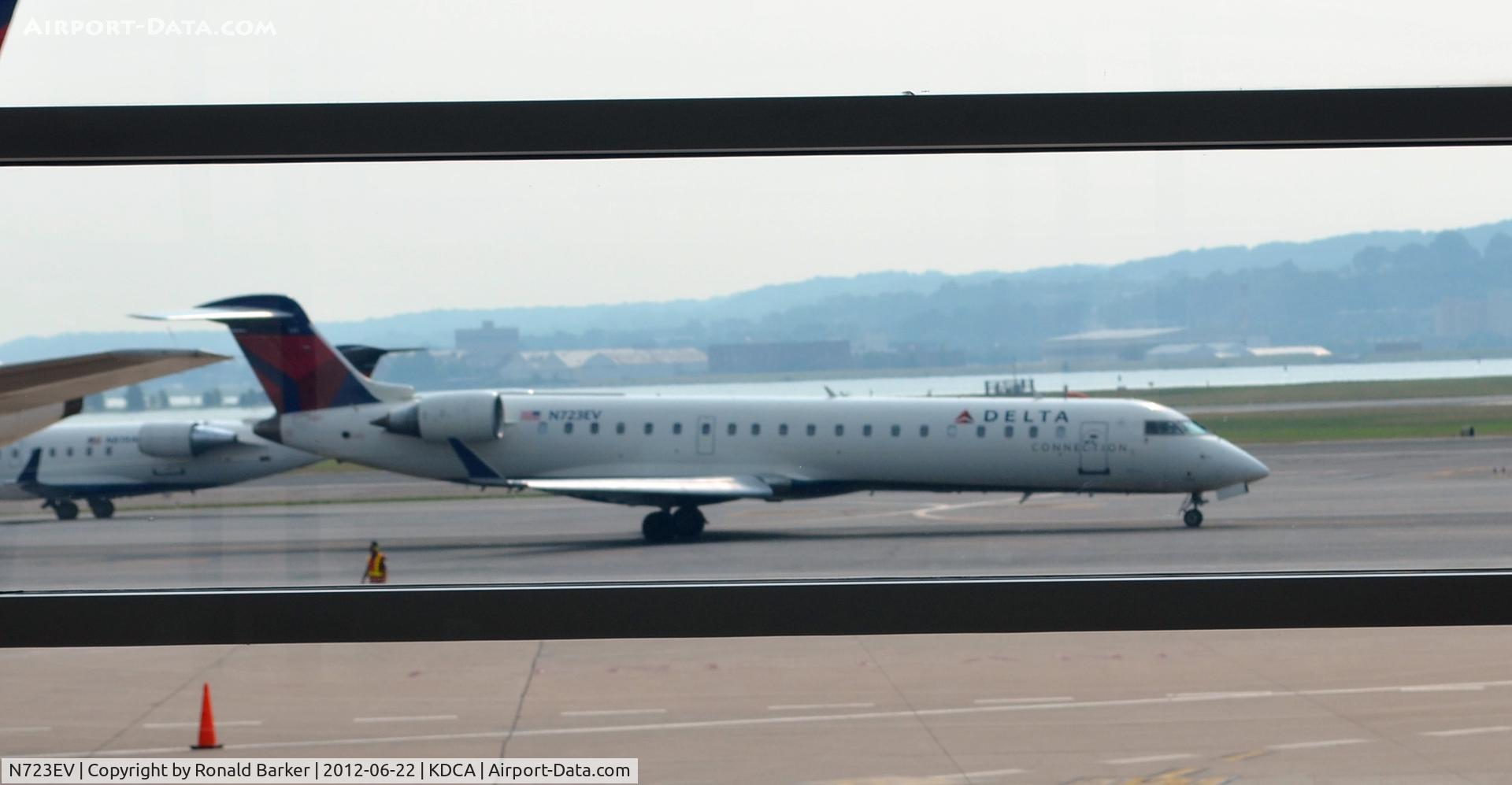 N723EV, 2004 Bombardier CRJ-701 (CL-600-2C10) Regional Jet C/N 10132, Taxi DCA, VA
