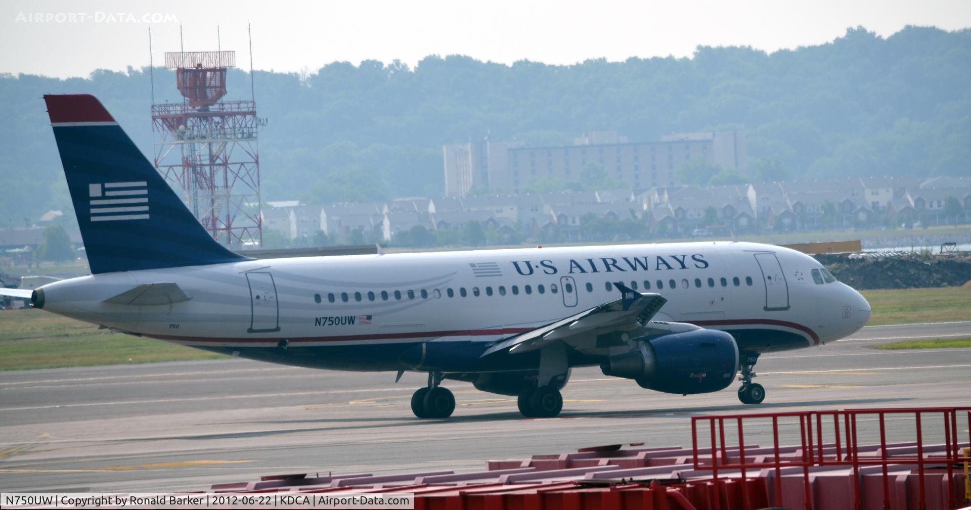 N750UW, 2000 Airbus A319-112 C/N 1315, Taxi DCA